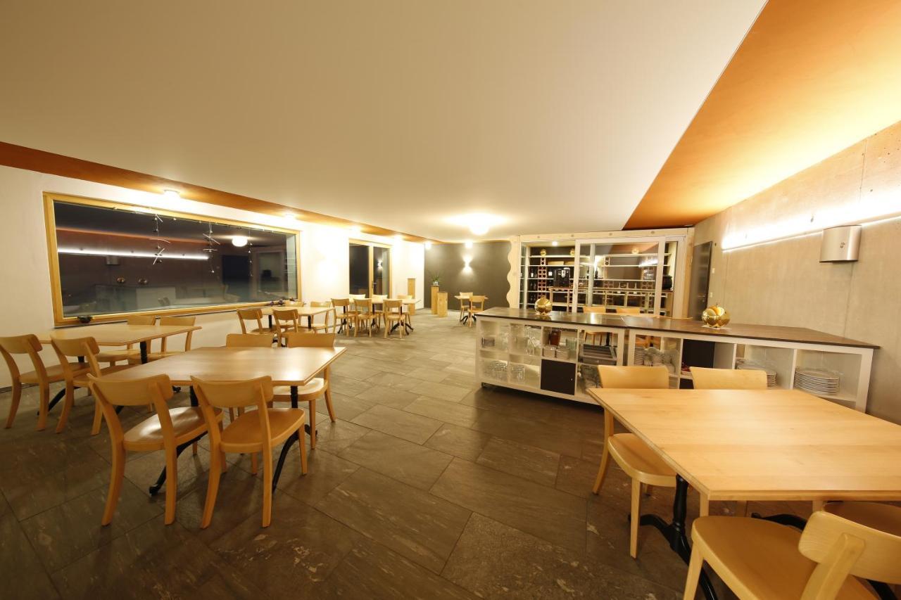 Hotel Avers Am Bach Eksteriør billede
