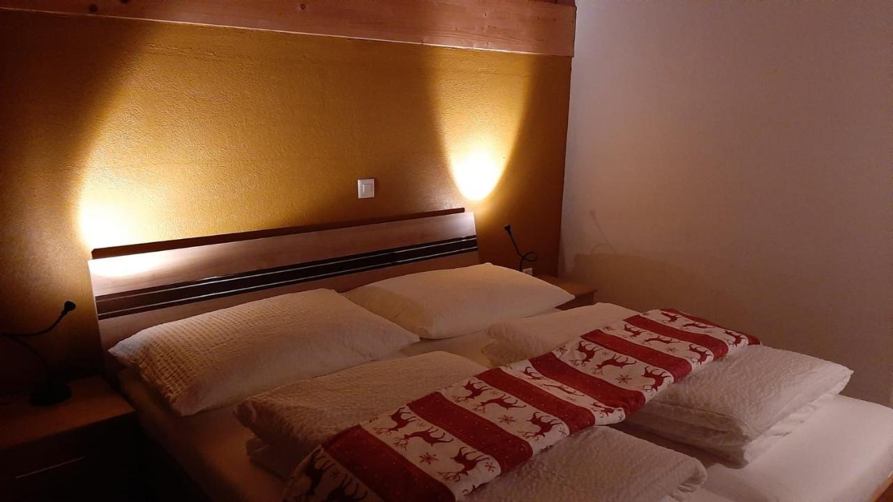 Hotel Avers Am Bach Eksteriør billede